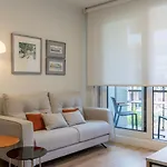 Bilbao Costa-algorta-getxo-parking-playa-metro-bilbao A 20 Minutos * Getxo